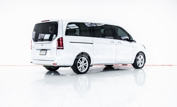 ซื้อ รถมือสอง Mercedes-Benz V-klasse ขาว รถยนต์ ใน %{เมือง} ใน นนทบุรี ซื้อ รถมือสอง Mercedes-Benz V-klasse ขาว รถยนต์ ใน %{เมือง} ใน นนทบุรี