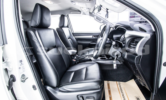 ซื้อ รถมือสอง Toyota Hiluxe Revo ขาว รถยนต์ ใน %{เมือง} ใน กรุงเทพมหานคร ซื้อ รถมือสอง Toyota Hiluxe Revo ขาว รถยนต์ ใน %{เมือง} ใน กรุงเทพมหานคร