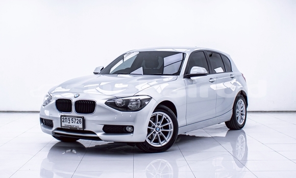 ซื้อ รถมือสอง BMW 1-Series เงิน รถยนต์ ใน %{เมือง} ใน นนทบุรี