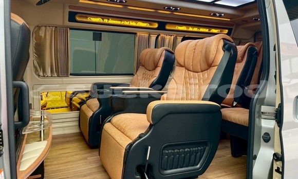 Buy Used Toyota Commuter Other Car in Nonthaburi in Nonthaburi Buy Used Toyota Commuter Other Car in Nonthaburi in Nonthaburi