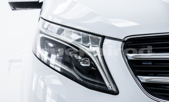 Buy Used Mercedes-Benz V-klasse White Car in Nonthaburi in Nonthaburi Buy Used Mercedes-Benz V-klasse White Car in Nonthaburi in Nonthaburi