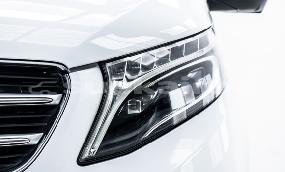 Buy Used Mercedes-Benz V-klasse White Car in Nonthaburi in Nonthaburi Buy Used Mercedes-Benz V-klasse White Car in Nonthaburi in Nonthaburi