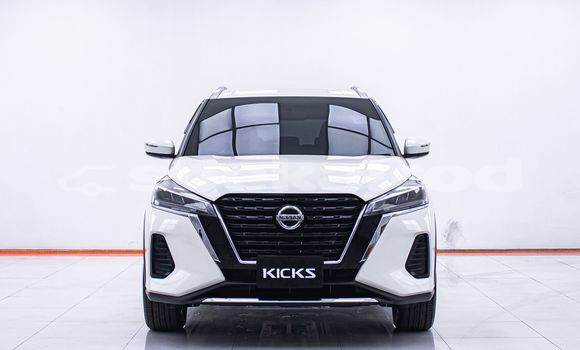 Buy Used Nissan Kix White Car in Bangkok in Bangkok Buy Used Nissan Kix White Car in Bangkok in Bangkok