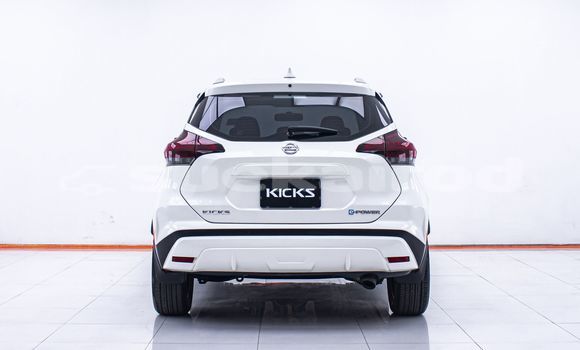 Buy Used Nissan Kix White Car in Bangkok in Bangkok Buy Used Nissan Kix White Car in Bangkok in Bangkok