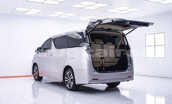 Buy Used Toyota Vellfire Brown Car in Bangkok in Bangkok Buy Used Toyota Vellfire Brown Car in Bangkok in Bangkok