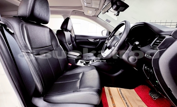 Buy Used Nissan X-Terra White Car in Nonthaburi in Nonthaburi Buy Used Nissan X-Terra White Car in Nonthaburi in Nonthaburi