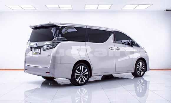 ซื้อ รถมือสอง Toyota Vellfire สีน้ำตาล รถยนต์ ใน %{เมือง} ใน นนทบุรี ซื้อ รถมือสอง Toyota Vellfire สีน้ำตาล รถยนต์ ใน %{เมือง} ใน นนทบุรี