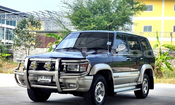 Buy Used Isuzu Trooper Blue Car in Nonthaburi in Nonthaburi Buy Used Isuzu Trooper Blue Car in Nonthaburi in Nonthaburi