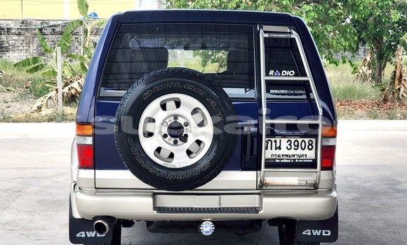 ซื้อ รถมือสอง Isuzu Trooper สีน้ำเงิน รถยนต์ ใน %{เมือง} ใน นนทบุรี ซื้อ รถมือสอง Isuzu Trooper สีน้ำเงิน รถยนต์ ใน %{เมือง} ใน นนทบุรี