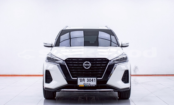 Buy Used Nissan Note White Car in Nonthaburi in Nonthaburi Buy Used Nissan Note White Car in Nonthaburi in Nonthaburi