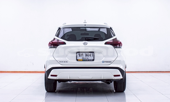 Buy Used Nissan Note White Car in Nonthaburi in Nonthaburi Buy Used Nissan Note White Car in Nonthaburi in Nonthaburi