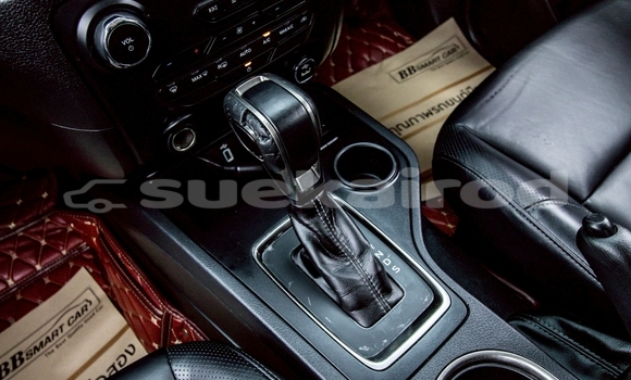 Buy Used Ford Everest Red Car in Nonthaburi in Nonthaburi Buy Used Ford Everest Red Car in Nonthaburi in Nonthaburi