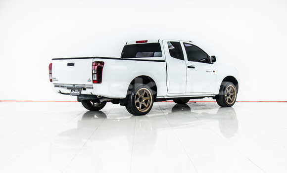 Buy Used Isuzu D-Max White Car in Bangkok in Bangkok Buy Used Isuzu D-Max White Car in Bangkok in Bangkok
