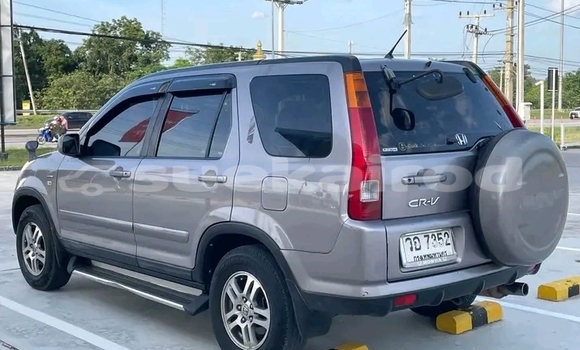 ซื้อ รถมือสอง Honda CR-V ขาว รถยนต์ ใน %{เมือง} ใน ชัยนาท