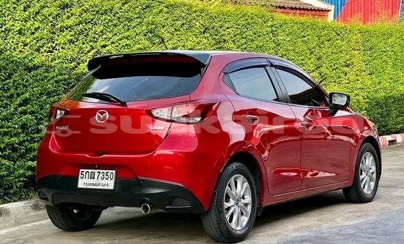 ซื้อ รถมือสอง Mazda 2 สีแดง รถยนต์ ใน %{เมือง} ใน ฉะเชิงเทรา