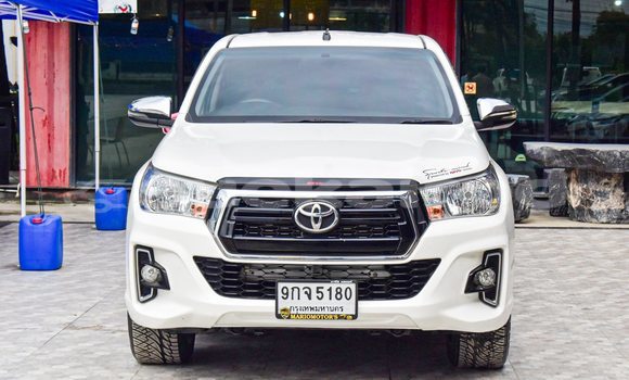 Buy Used Toyota Hiluxe Revo White Car in Bangkok in Bangkok
