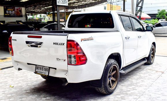 Buy Used Toyota Hiluxe Revo White Car in Bangkok in Bangkok Buy Used Toyota Hiluxe Revo White Car in Bangkok in Bangkok