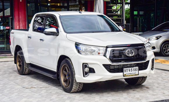 Buy Used Toyota Hiluxe Revo White Car in Bangkok in Bangkok Buy Used Toyota Hiluxe Revo White Car in Bangkok in Bangkok