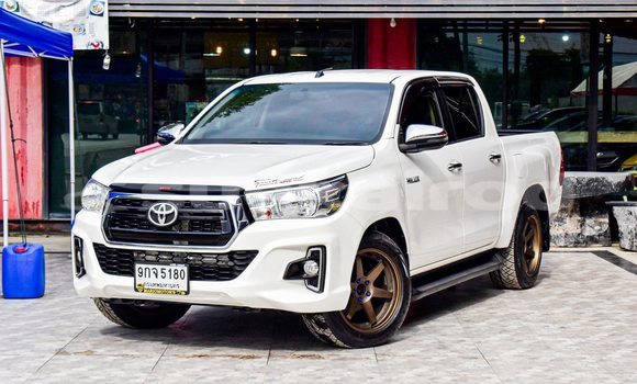 Buy Used Toyota Hiluxe Revo White Car in Bangkok in Bangkok Buy Used Toyota Hiluxe Revo White Car in Bangkok in Bangkok