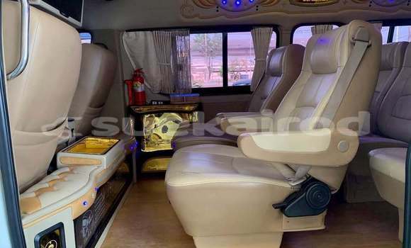 Buy Used Toyota Commuter White Car in Bangkok in Bangkok Buy Used Toyota Commuter White Car in Bangkok in Bangkok