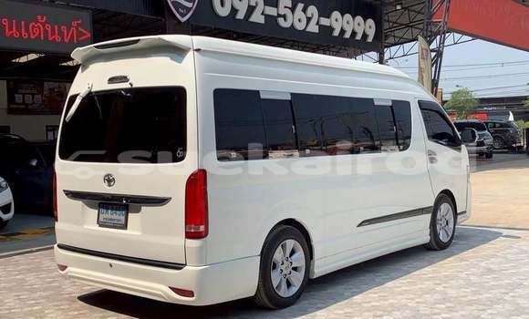 Buy Used Toyota Commuter White Car in Bangkok in Bangkok Buy Used Toyota Commuter White Car in Bangkok in Bangkok