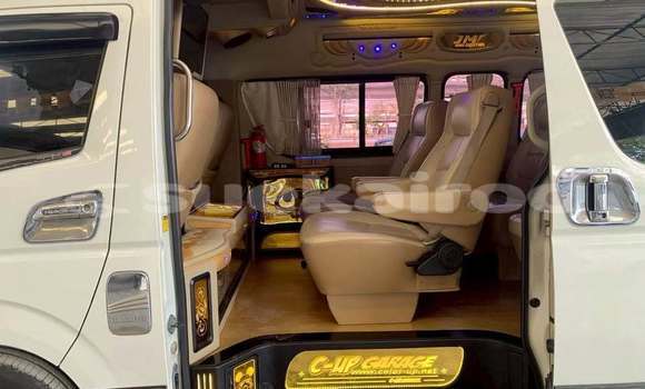 Buy Used Toyota Commuter White Car in Bangkok in Bangkok Buy Used Toyota Commuter White Car in Bangkok in Bangkok