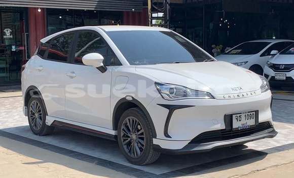 Buy Used Toyota Nadia White Car in Bangkok in Bangkok Buy Used Toyota Nadia White Car in Bangkok in Bangkok