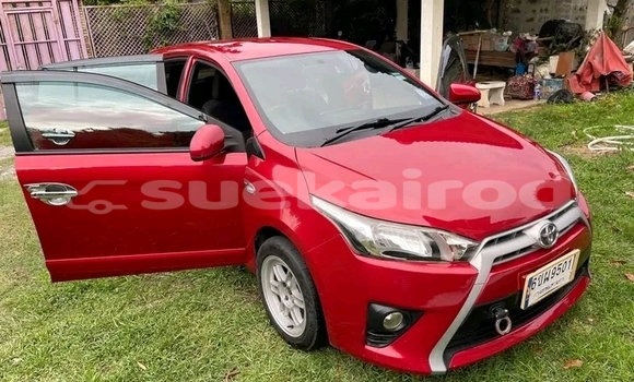 ซื้อ รถมือสอง Toyota Yaris สีแดง รถยนต์ ใน %{เมือง} ใน ชัยนาท
