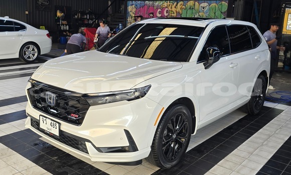 Buy Used Honda CR-V White Car in Chonburi in Chonburi