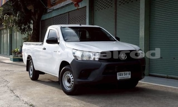 Buy Used Toyota Hiluxe Revo White Car in Bangkok in Bangkok