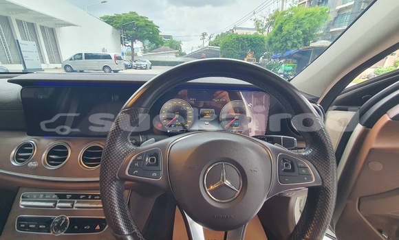 Buy Used Mercedes-Benz E-Classe White Car in Nonthaburi in Nonthaburi Buy Used Mercedes-Benz E-Classe White Car in Nonthaburi in Nonthaburi
