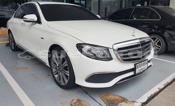 Buy Used Mercedes-Benz E-Classe White Car in Nonthaburi in Nonthaburi Buy Used Mercedes-Benz E-Classe White Car in Nonthaburi in Nonthaburi