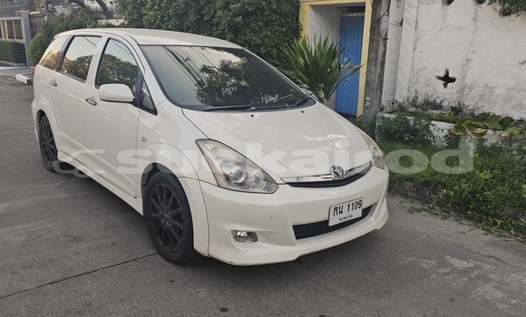 Buy Used Toyota Wish White Car in Bangkok in Bangkok Buy Used Toyota Wish White Car in Bangkok in Bangkok