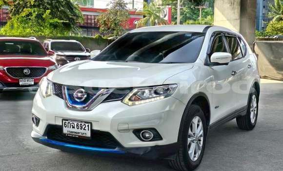 Buy Used Nissan X-Trail White Car in Bangkok in Bangkok
