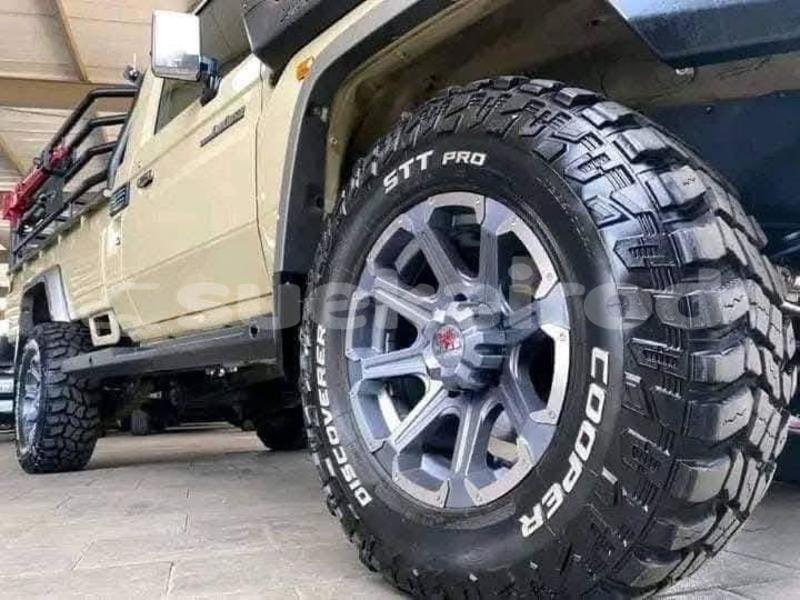 Big with watermark toyota land cruiser bangkok bangkok 77817