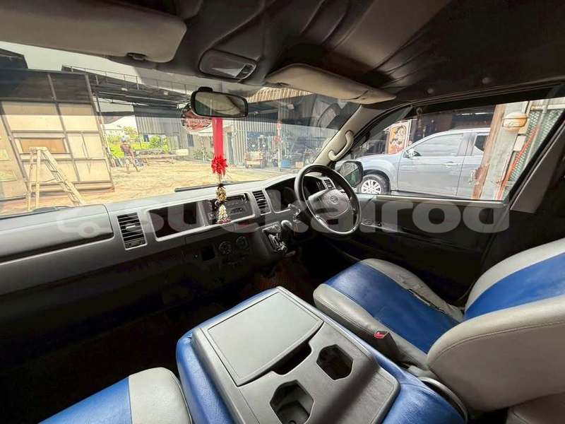 Big with watermark toyota commuter bangkok bangkok 77846