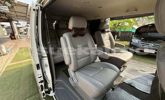 Buy Used Toyota Ventury White Car in Bangkok in Bangkok Buy Used Toyota Ventury White Car in Bangkok in Bangkok