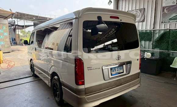 Buy Used Toyota Ventury White Car in Bangkok in Bangkok Buy Used Toyota Ventury White Car in Bangkok in Bangkok