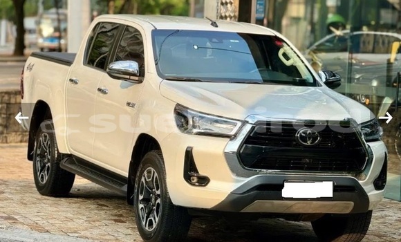 Buy Used Toyota Hilux White Car in Bangkok in Bangkok