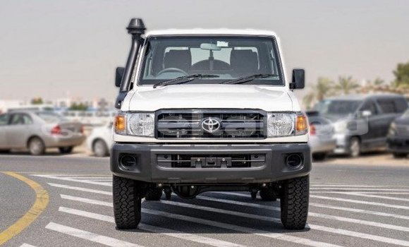Buy Used Toyota Land Cruiser White Car in Bangkok in Bangkok