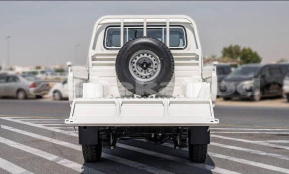 Buy Used Toyota Land Cruiser White Car in Bangkok in Bangkok Buy Used Toyota Land Cruiser White Car in Bangkok in Bangkok