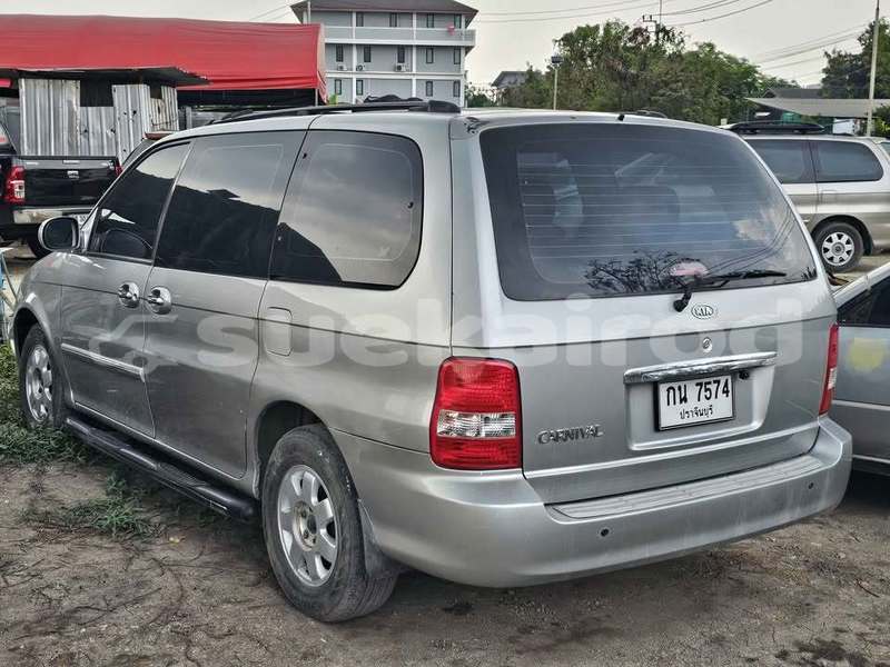 Big with watermark kia carnival bangkok bangkok 77918