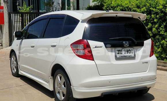 Buy Used Honda Fit White Car in Bangkok in Bangkok Buy Used Honda Fit White Car in Bangkok in Bangkok