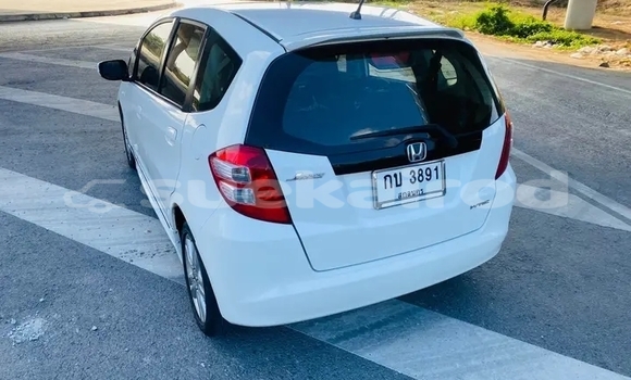 Buy Used Honda Jazz White Car in Chachoengsao in Chachoengsao