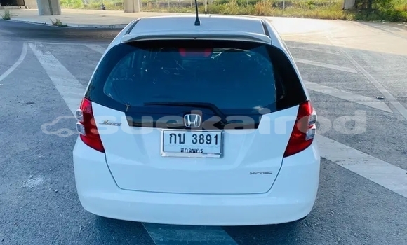 Buy Used Honda Jazz White Car in Chachoengsao in Chachoengsao Buy Used Honda Jazz White Car in Chachoengsao in Chachoengsao