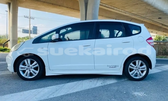 Buy Used Honda Jazz White Car in Chachoengsao in Chachoengsao Buy Used Honda Jazz White Car in Chachoengsao in Chachoengsao