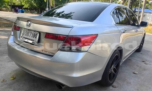 Buy Used Honda Accord White Car in Chachoengsao in Chachoengsao