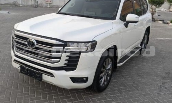 Buy Used Toyota Land Cruiser White Car in Bangkok in Bangkok Buy Used Toyota Land Cruiser White Car in Bangkok in Bangkok