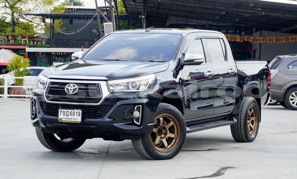 Buy Used Toyota Hiluxe Revo Black Car in Pathum Thani in Pathum Thani