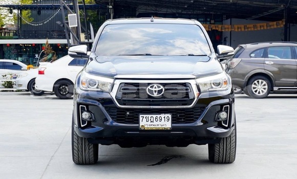 Buy Used Toyota Hiluxe Revo Black Car in Pathum Thani in Pathum Thani Buy Used Toyota Hiluxe Revo Black Car in Pathum Thani in Pathum Thani